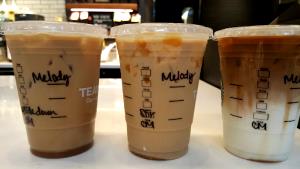 1 serving (16 oz) Iced Caramel Macchiato with Soy (Grande)