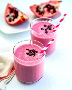 1 serving (16 oz) Pomegranate Smoothie (Regular)