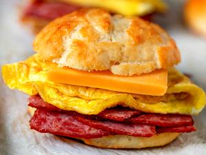 1 serving (163 g) Biscuit Sandwich with Bacon, Egg & Cheese