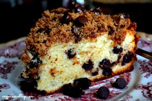 1 serving (174 g) Chocolate Chip Coffee Cake