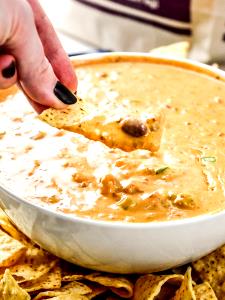 1 serving (177 g) Chili Cheese Dip