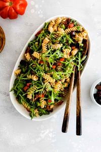 1 serving (18 oz) Mediterranean Pasta Salad (2000)
