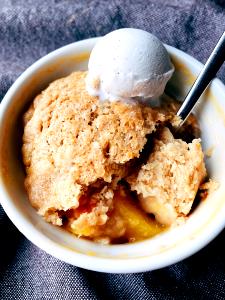 1 serving (180 g) Peach Cobbler (Small)