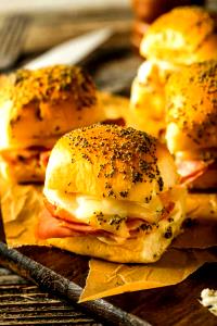 1 serving (191 g) Hot Ham 