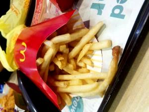 1 serving (196 g) French Fries (Large)