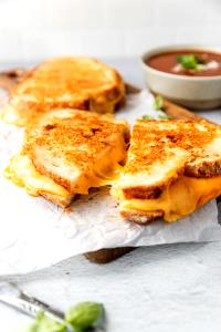 1 serving (198 g) Grilled Four Cheese