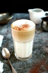 1 serving (20 oz) Latte Macchiato (Venti)