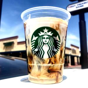 1 serving (20 oz) Vanilla Bean Latte with Coconut Milk (Venti)