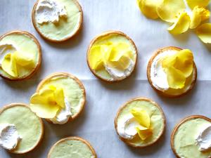 1 serving (227 g) Whipped Meyer Lemon (Love It)