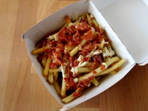 1 serving (238 g) Bacon Ranch Fries