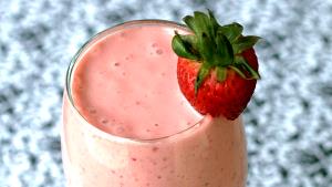 1 serving (24 oz) Pink Flamingo Smoothie