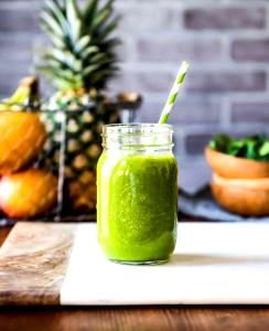 1 serving (24 oz) Totally Green Smoothie