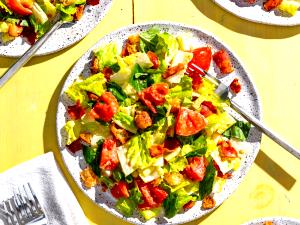 1 serving (241 g) Chicken BLT Salad