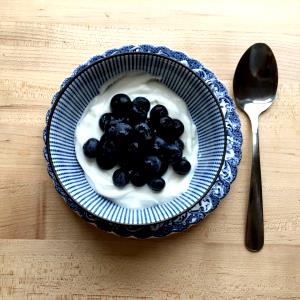 1 serving (241 g) Low Fat Blueberry Yogurt with Blueberries (Small)
