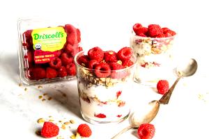 1 serving (242 g) Wild Berry Frosty Parfait