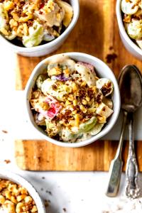 1 serving (25 g) Apple Medley