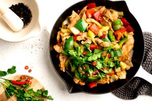 1 serving (255 g) Black Pepper Chicken