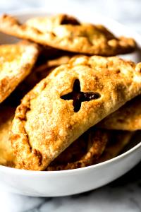 1 serving (2.7 oz) Apple Empanada