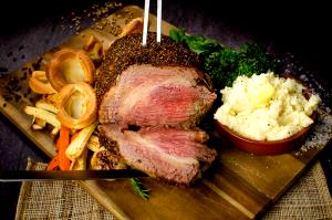 1 Serving (272.0 G) Veal Leg Round, cooked