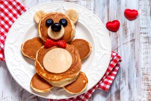 1 serving (274 g) Perky Bear Pancakes (Kids)