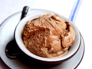 1 serving (27.87 oz) Chocolate Frozen Custard (1 Quart)