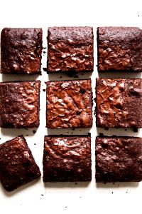 1 serving (28 g) Brownie Classics - Traditional Fudge