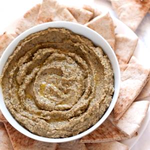 1 serving (28 g) Kalamata Olive Hummus