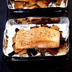 1 serving (292 g) Wood Grilled Salmon