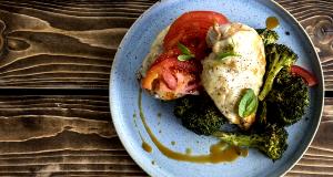1 serving (297 g) Caprese Style Chicken with Broccoli