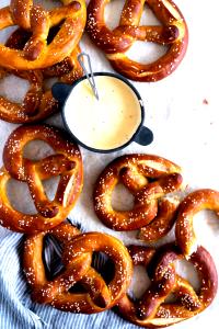 1 serving (30 g) Dipping Pretzels