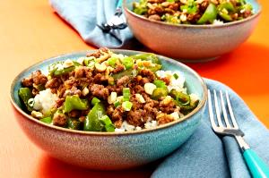 1 serving (321 g) Kung Pao Beef Bowl