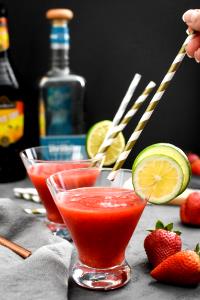 1 serving (327 g) Ultimate Margarita - Strawberry
