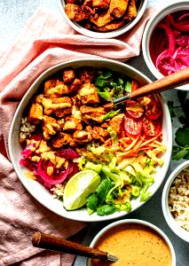 1 serving (340 g) Chipotle Chicken Southwestern Protein Bowl