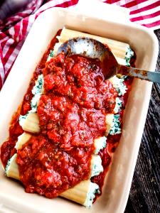 1 serving (346 g) Cheese Manicotti with Marinara Sauce