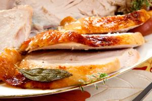 1 serving (369 g) Roasted Turkey Breast with Fruit Chutney