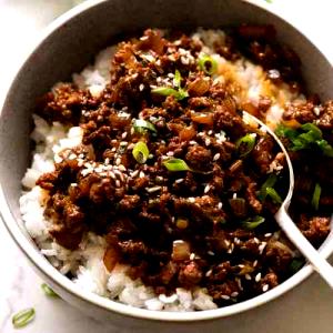 1 serving (369 g) Slow-Simmered Beef Bowl
