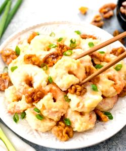 1 serving (3.7 oz) Honey Walnut Shrimp