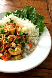 1 serving (370 g) Thai Curry Chicken Rice Bowl