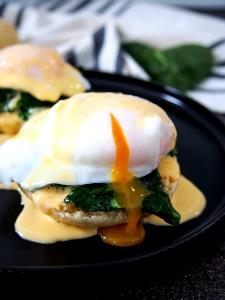 1 serving (374 g) Eggs Benedict - Florentine