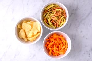 1 serving (38 g) Crisps