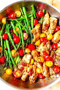 1 serving (383 g) Grilled Chicken with Walnut Pesto Veggies & Quinoa