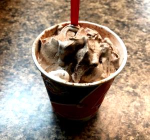 1 serving (390 g) Georgia Mud Fudge Blizzard (Medium)