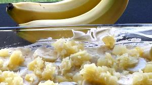 1 serving (396 g) Pineapple Delight with Banana Fruizle Express (Small)