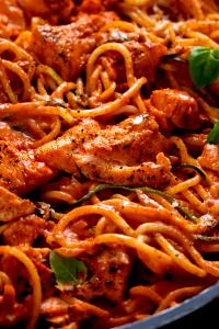1 serving (397 g) Creamy Tomato Sauce Pasta with Salmon