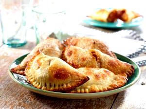 1 serving (4 oz) Apple Empanada