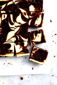 1 serving (4 oz) Cheesecake Brownie