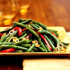 1 serving (4 oz) Green Beans with Red Pepper & Garlic
