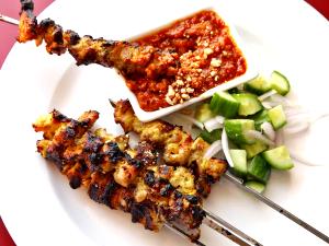 1 serving (4 oz) Grilled Chicken Satay