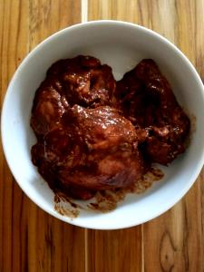 1 serving (4 oz) Oaxacan Inspired Chicken Thighs in Mole Sauce