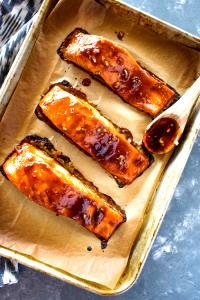 1 serving (4 oz) Thai Chili Salmon